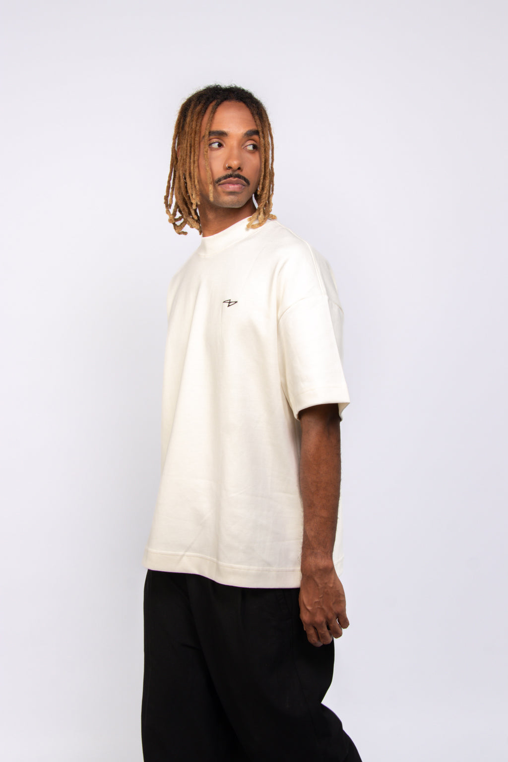 Art Oversized Tee MAKTUB x MEC Off White