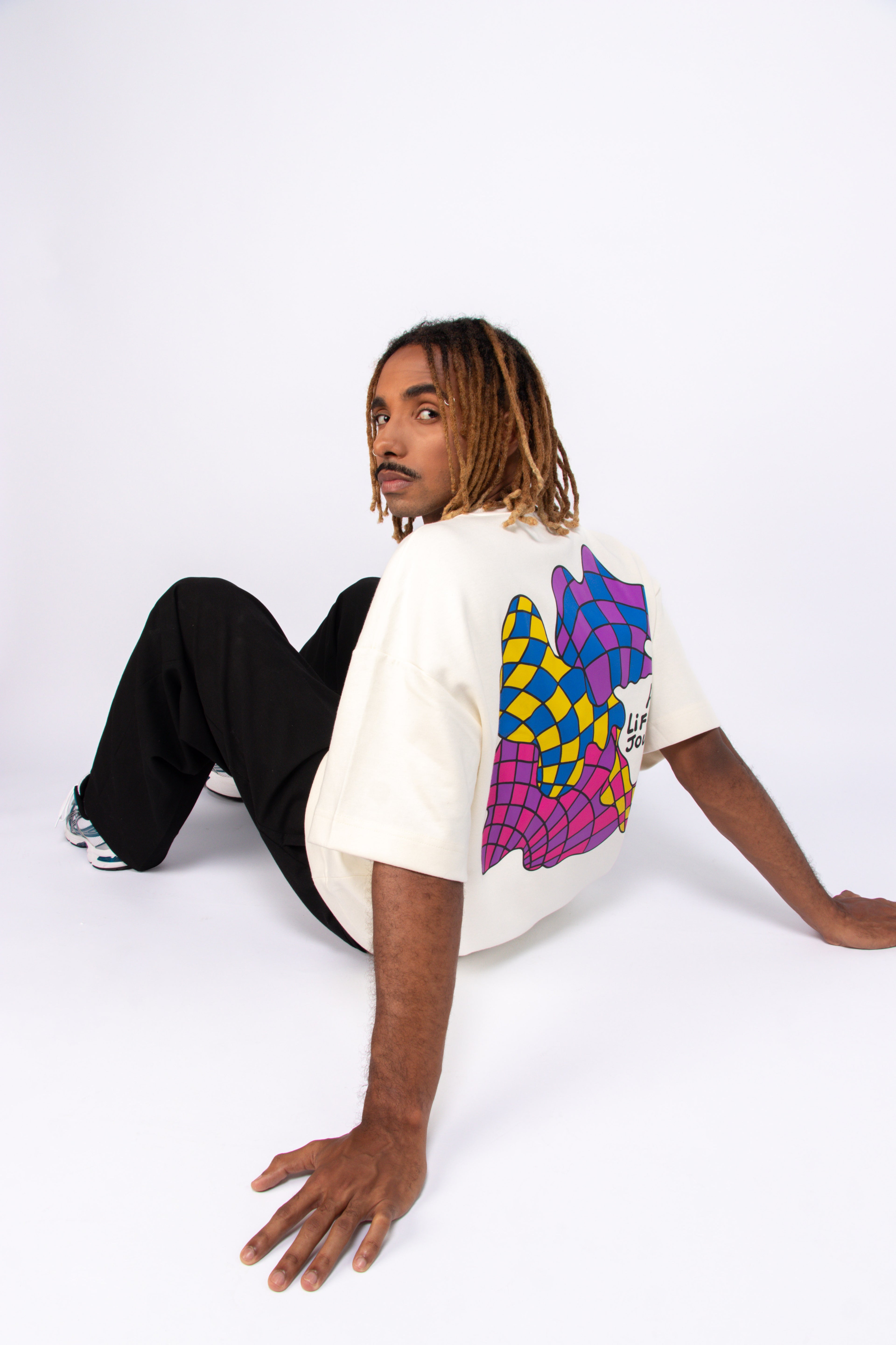 Art Oversized Tee MAKTUB x MEC Off White